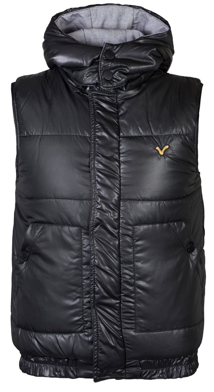 Women's fashion Discover the latest fashion for men and women with casual clothing from Lee. Find the very best designer denim jeans, jackets, shorts, skirts and more, as well as high quality shirts, t-shirts and accessories to complete the look.